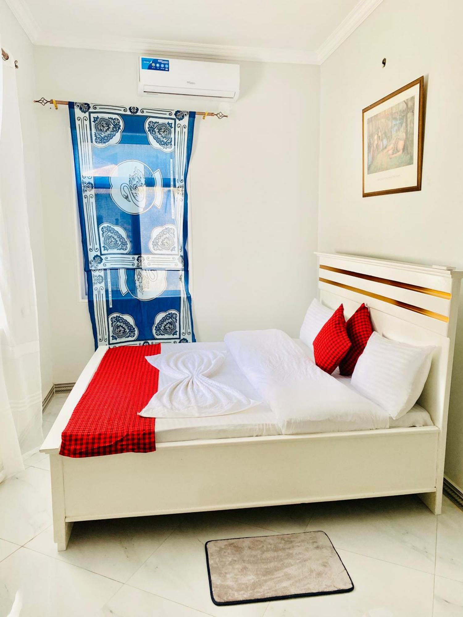 Fahari Urban Retreat Hotel *